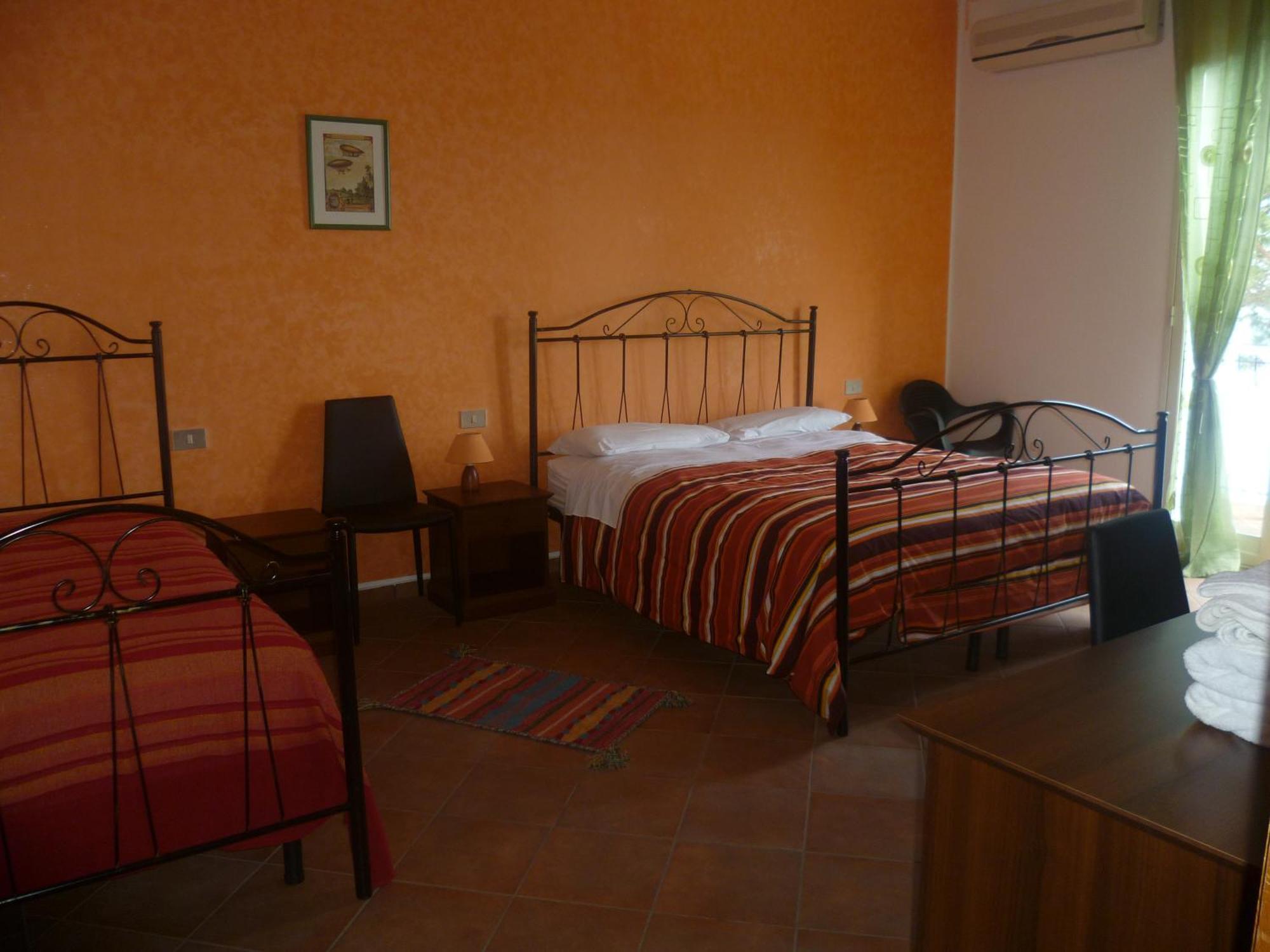 Alba Tra I Pini B&B 체팔루 객실 사진
